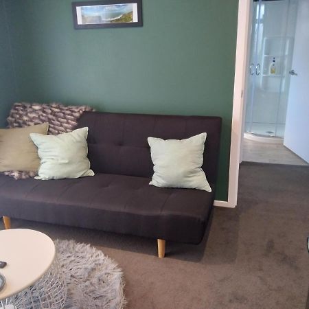 Hall Street Haven Te Awamutu Buitenkant foto