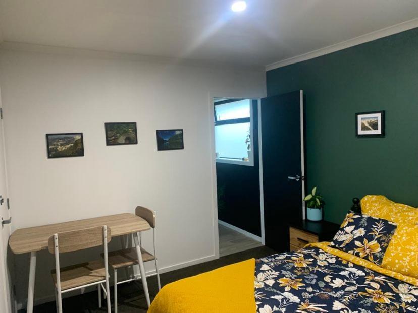 Hall Street Haven Te Awamutu Buitenkant foto