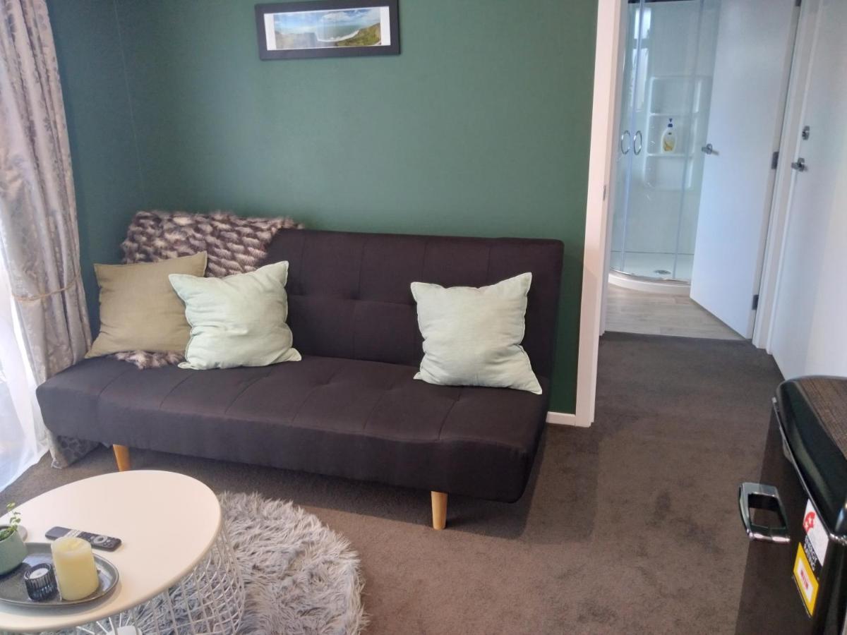 Hall Street Haven Te Awamutu Buitenkant foto